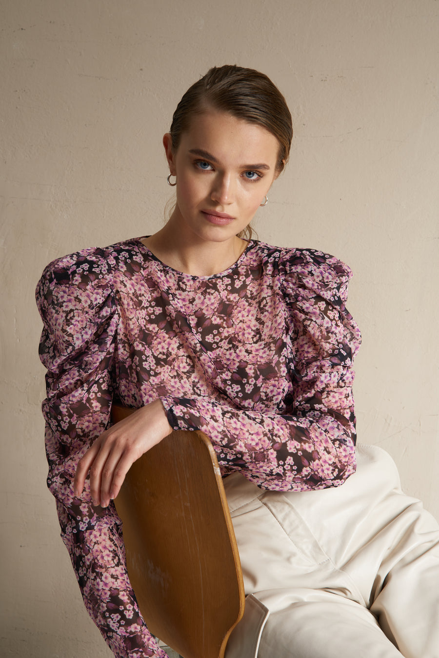 Blouse in pink floral print