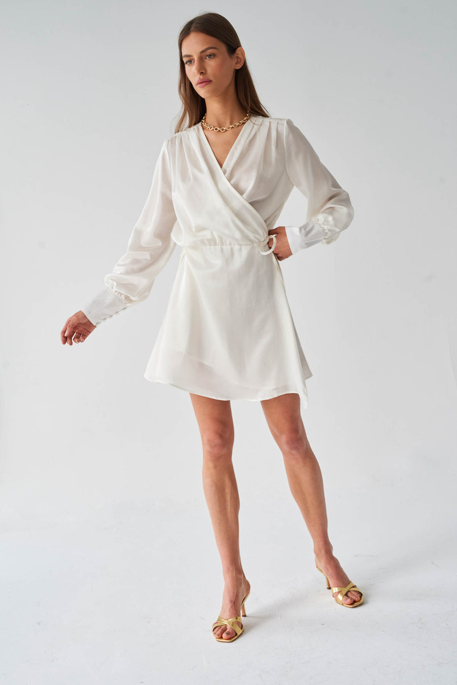 Wrap dress with silk in pearl white