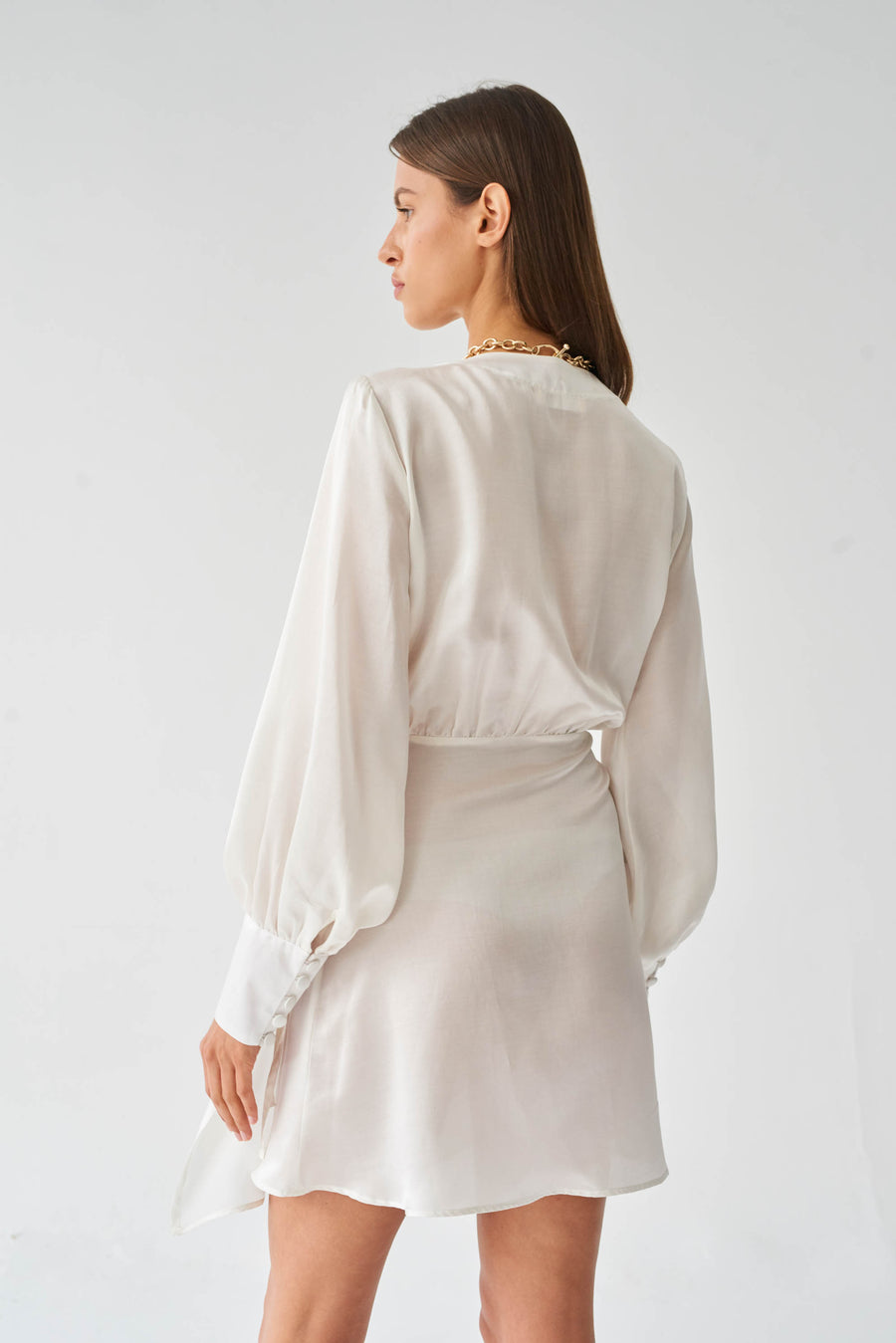 Wrap dress with silk in pearl white